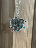 Stranger Things: Collar Corazón "Friends Don't Lie" - Luces Navideñas